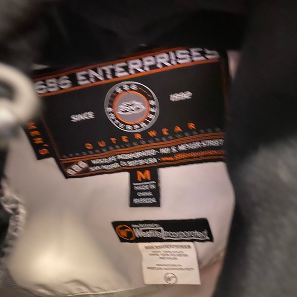 686 snowboarding jacket - Picture 4 of 5